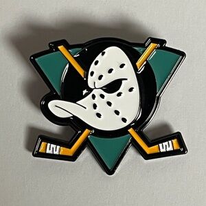 Anaheim Mighty Ducks Hat Pin Pins California Bag Hockey Fitted Hats Sports Logo